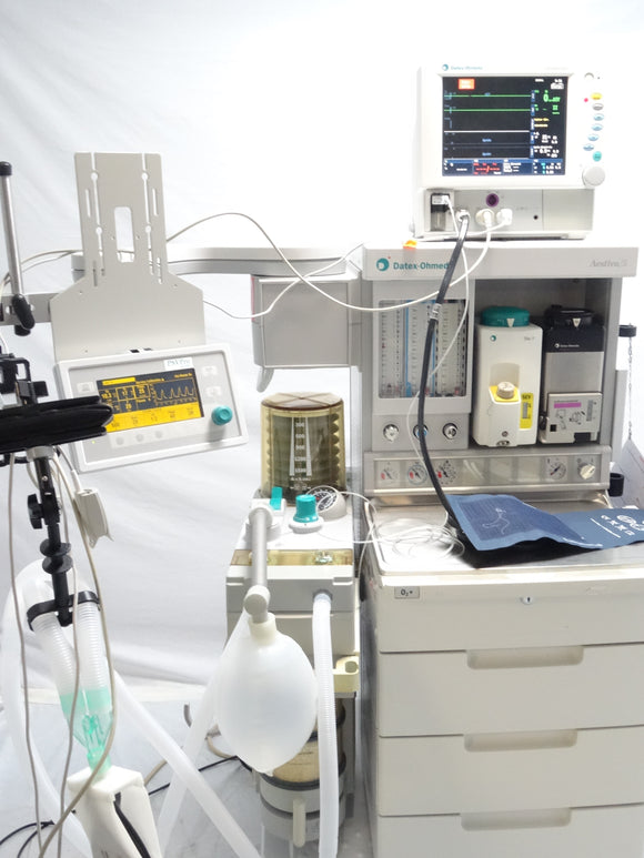 Station d'anesthésie Datex Ohmeda Aestiva / S5 avec moniteur analyseur CO2 et GAZ